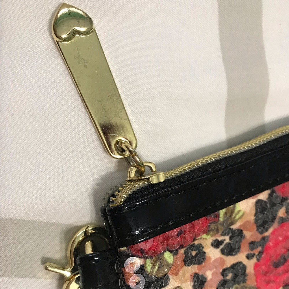 Betsey Johnson wristlet - Picture 5 of 5